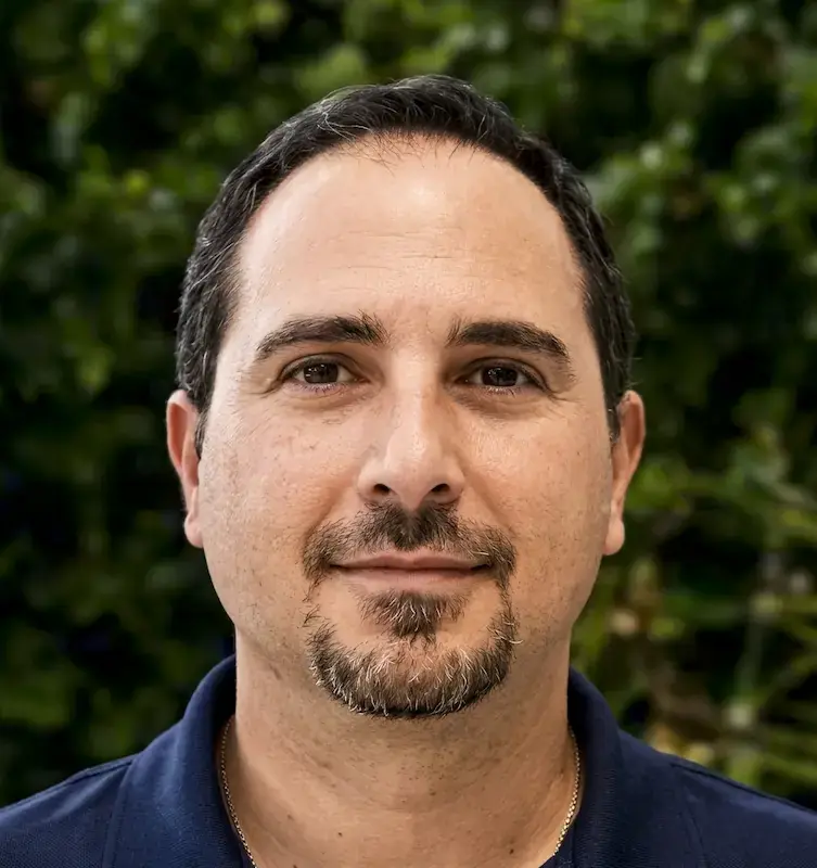 Tom Iaci, Sales Consultant at May Electric Solar